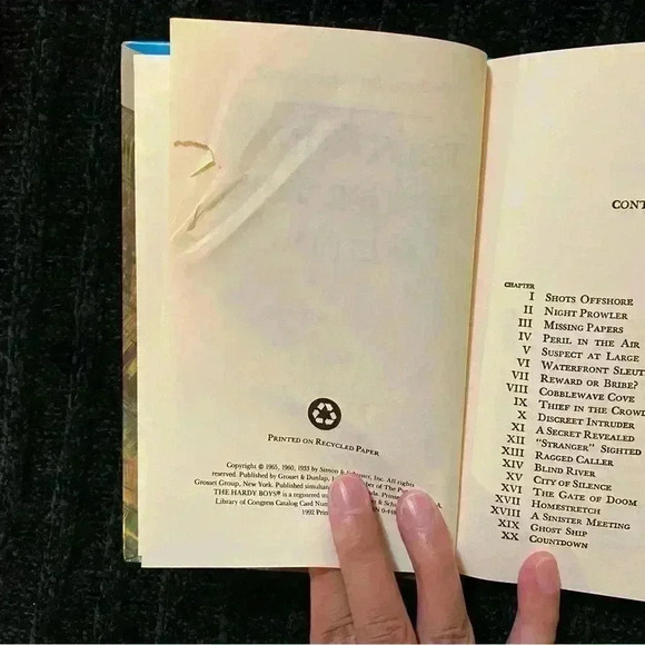 THE HARDY BOYS #12: FOOTPRINTS UNDER THE WINDOW by Franklin W. Dixon - Picture 4 of 9